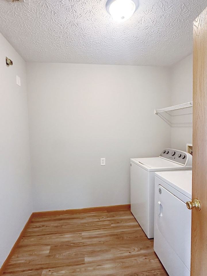 2332 Hopkins Dr - Photo 4 of 19