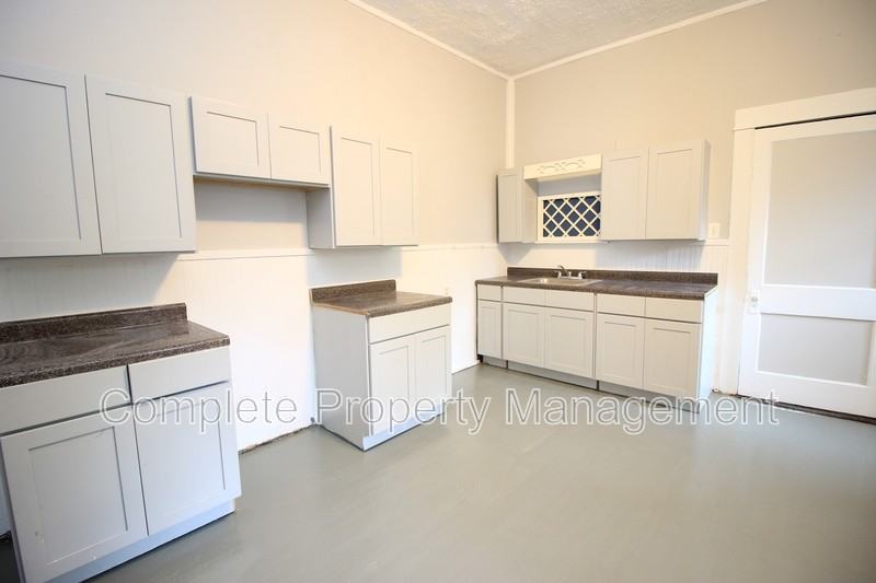 1822 Exeter Ave - Photo 4 of 8