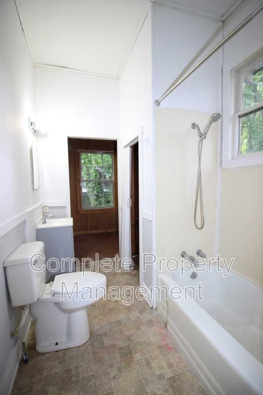 1822 Exeter Ave - Photo 5 of 8