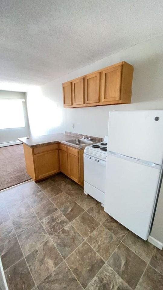 Eat Street Flat LLC - Photo 2 of 2