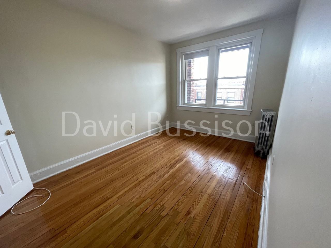 127 Sutherland Rd #L - Photo 6 of 13