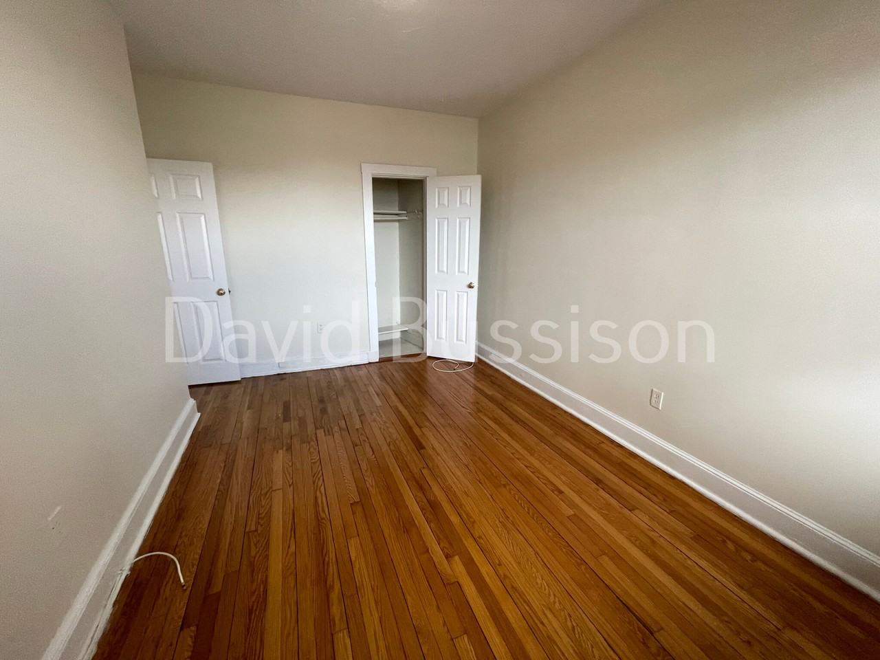 127 Sutherland Rd #L - Photo 7 of 13
