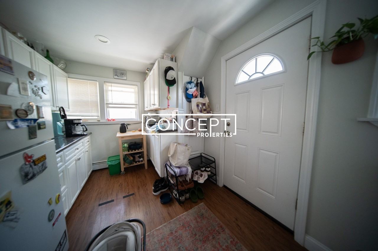 12 Richardson St #3 - Photo 3 of 12