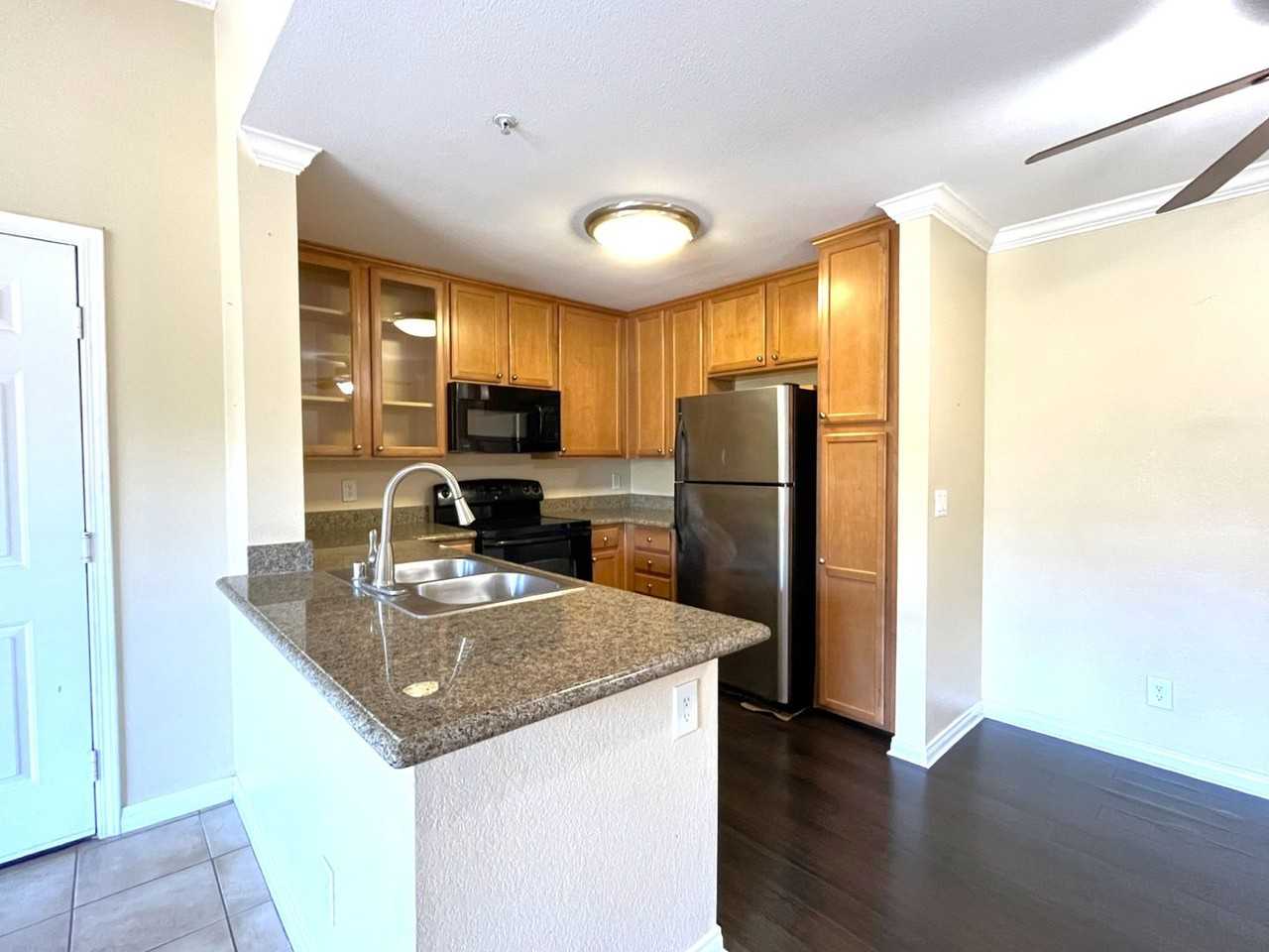 1020 La Terraza Cir - Photo 7 of 40