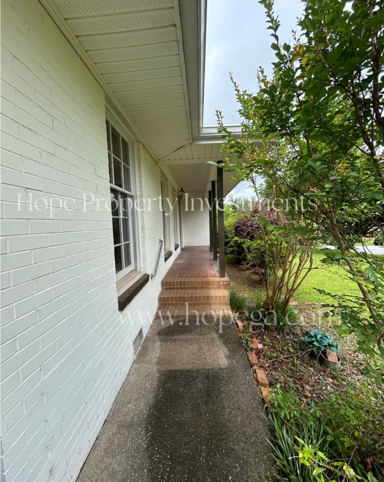 6 Georgian Dr - Photo 3 of 15