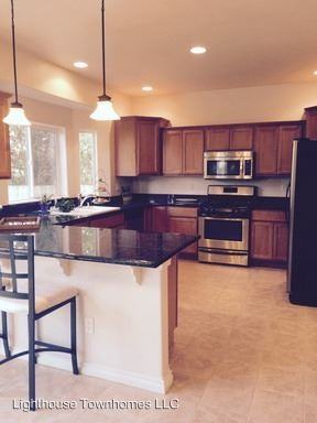 1916 Rose St NE - Photo 3 of 16