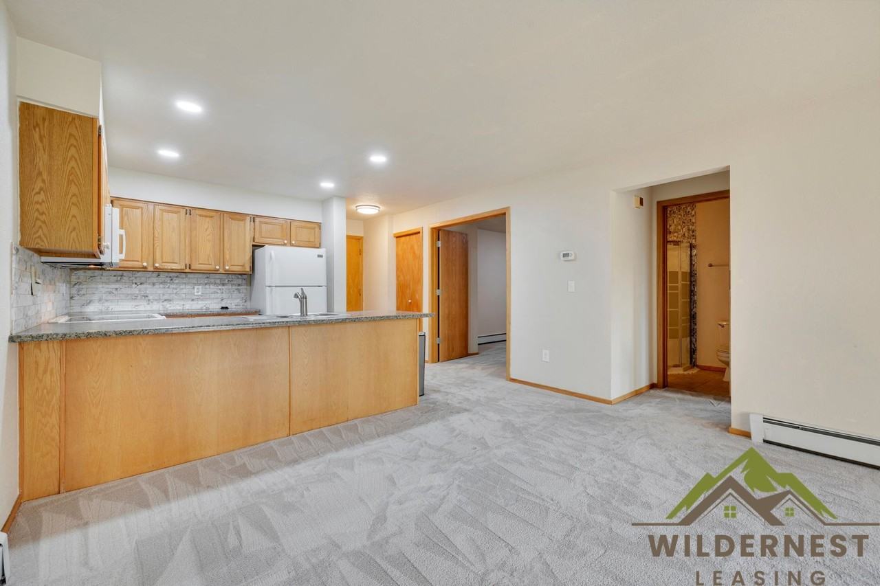 749 Lagoon Dr - Photo 6 of 21