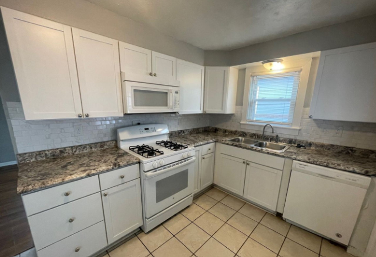 2026 Vinton St - Photo 2 of 12