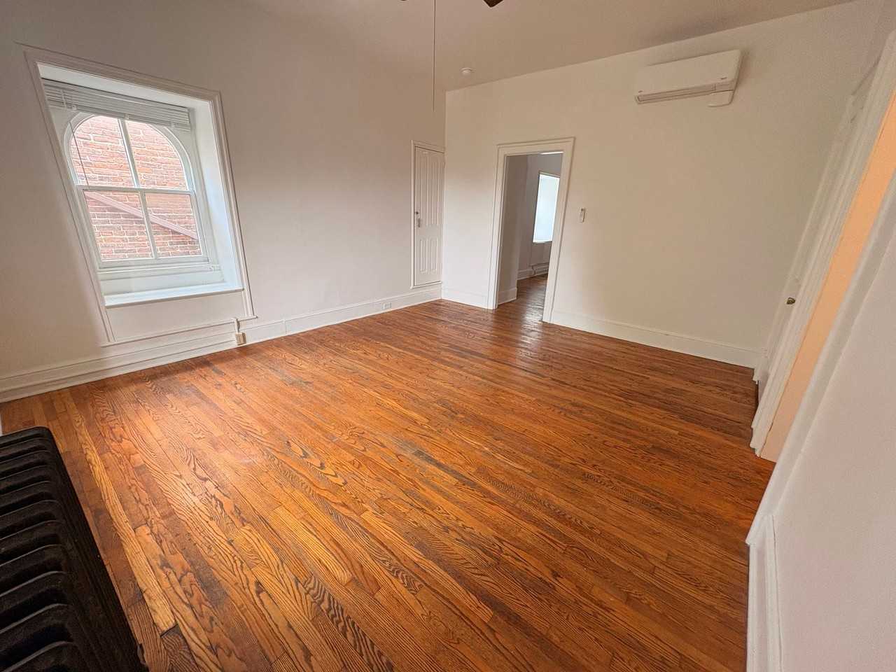 200 E Market St - Photo 4 of 6