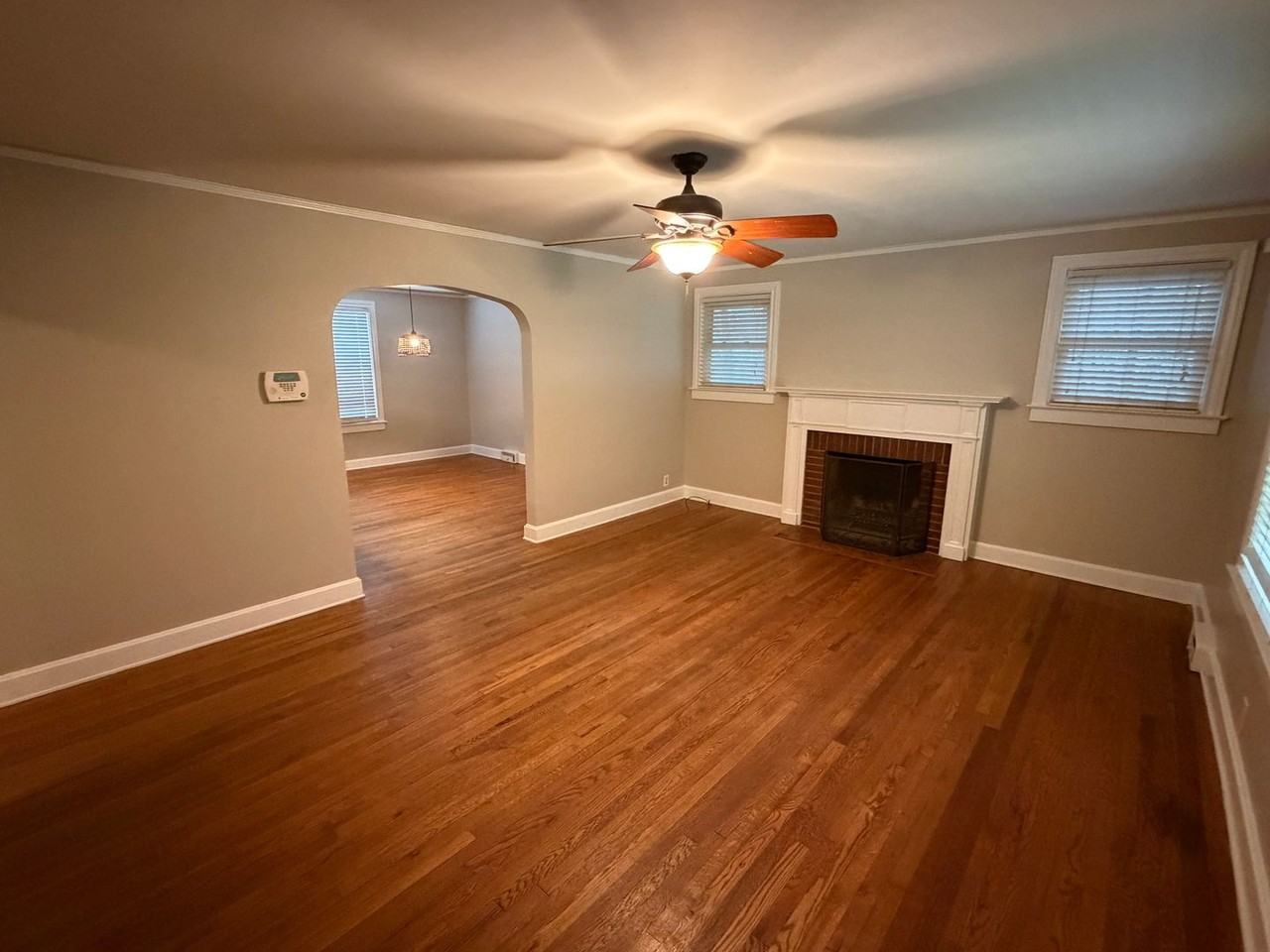 522 Grove Rd - Photo 2 of 12