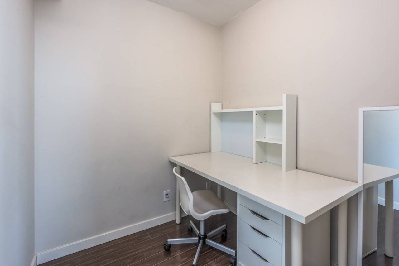 1068 Broadway W #1503 - Photo 4 of 18