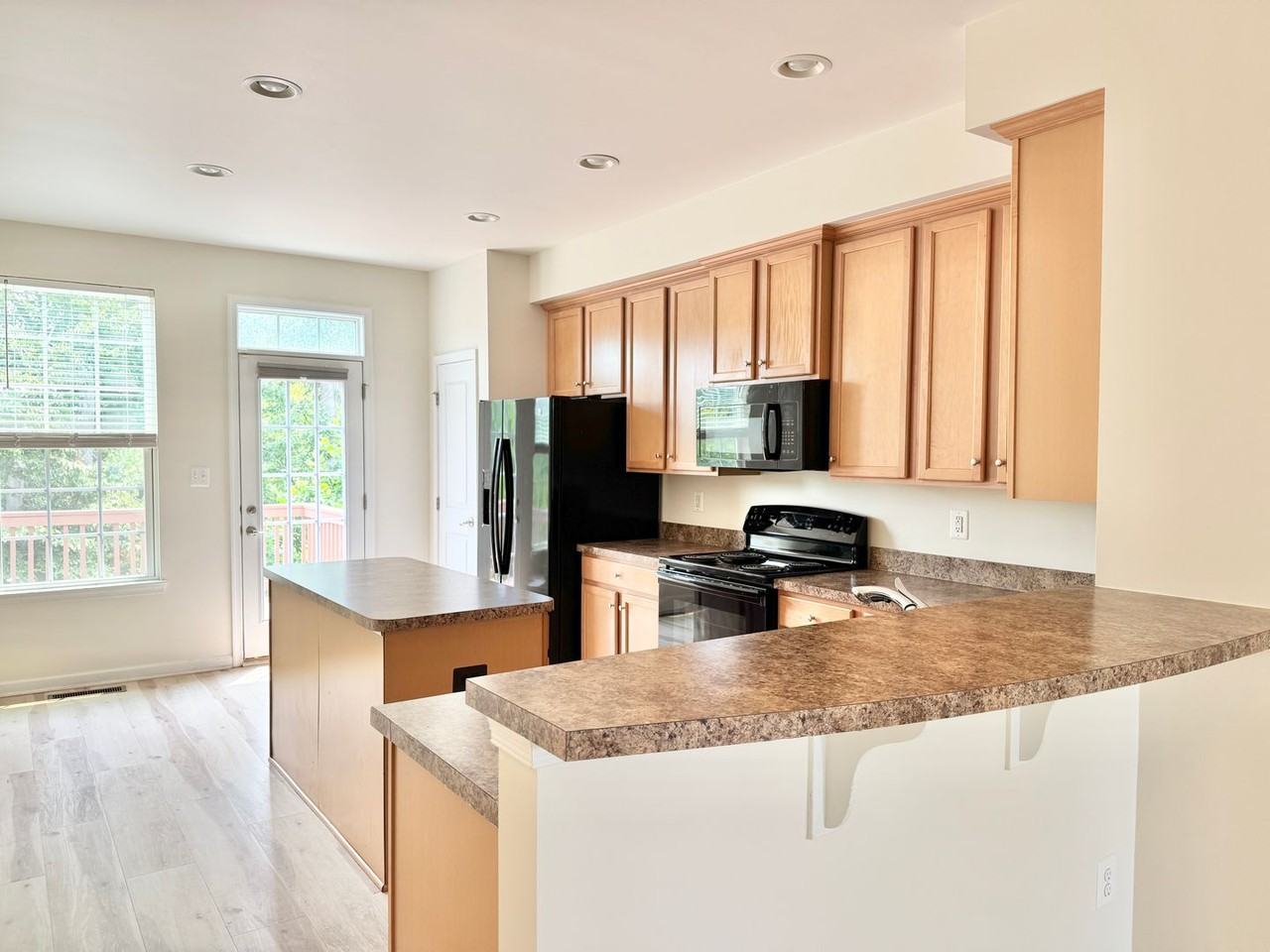127 Streamview Dr - Photo 6 of 37