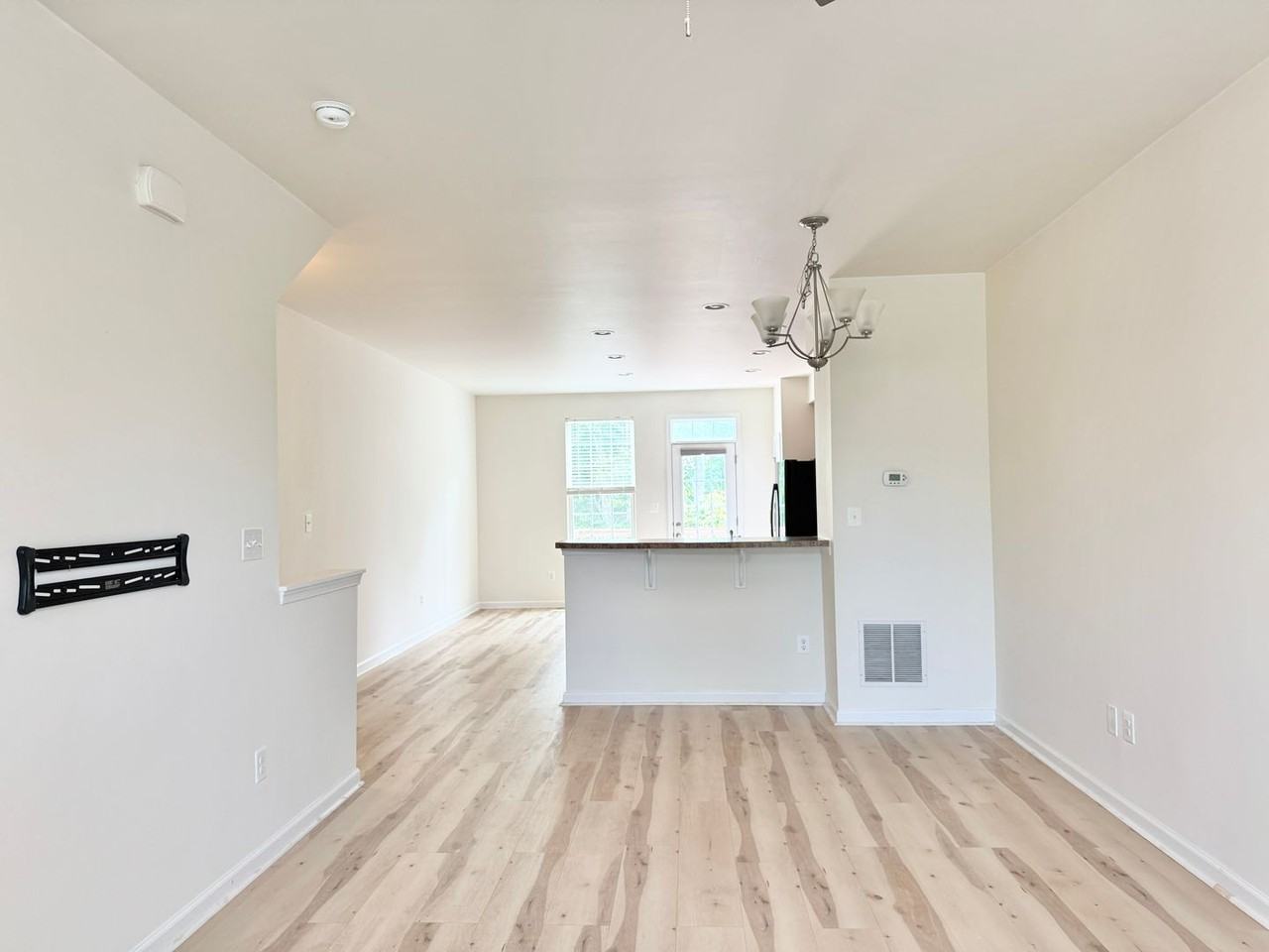 127 Streamview Dr - Photo 7 of 37