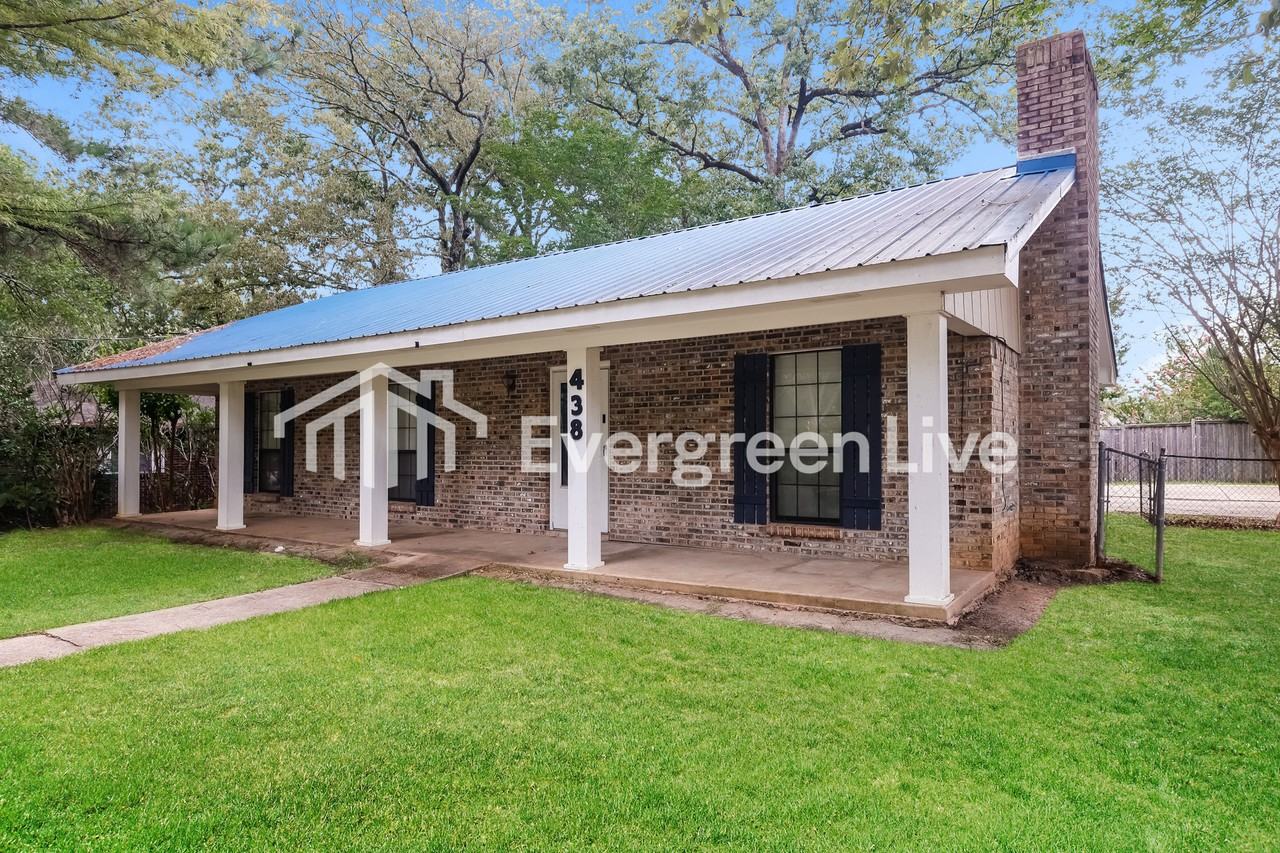 438 Terri Ln - Photo 2 of 15