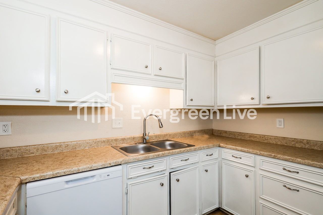 438 Terri Ln - Photo 6 of 15