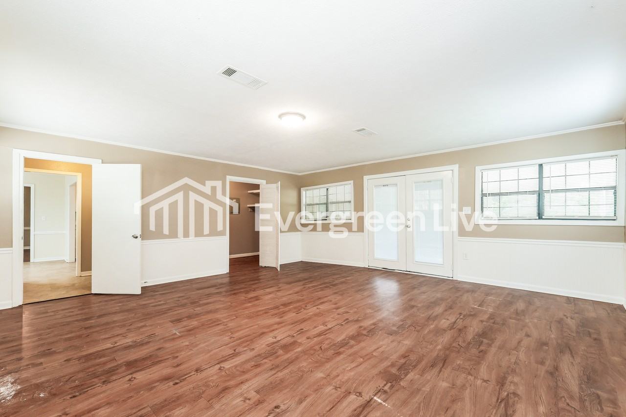 438 Terri Ln - Photo 7 of 15