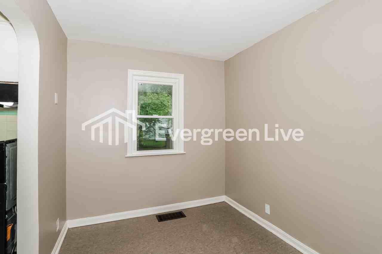 6923 Gloria Dr - Photo 5 of 15
