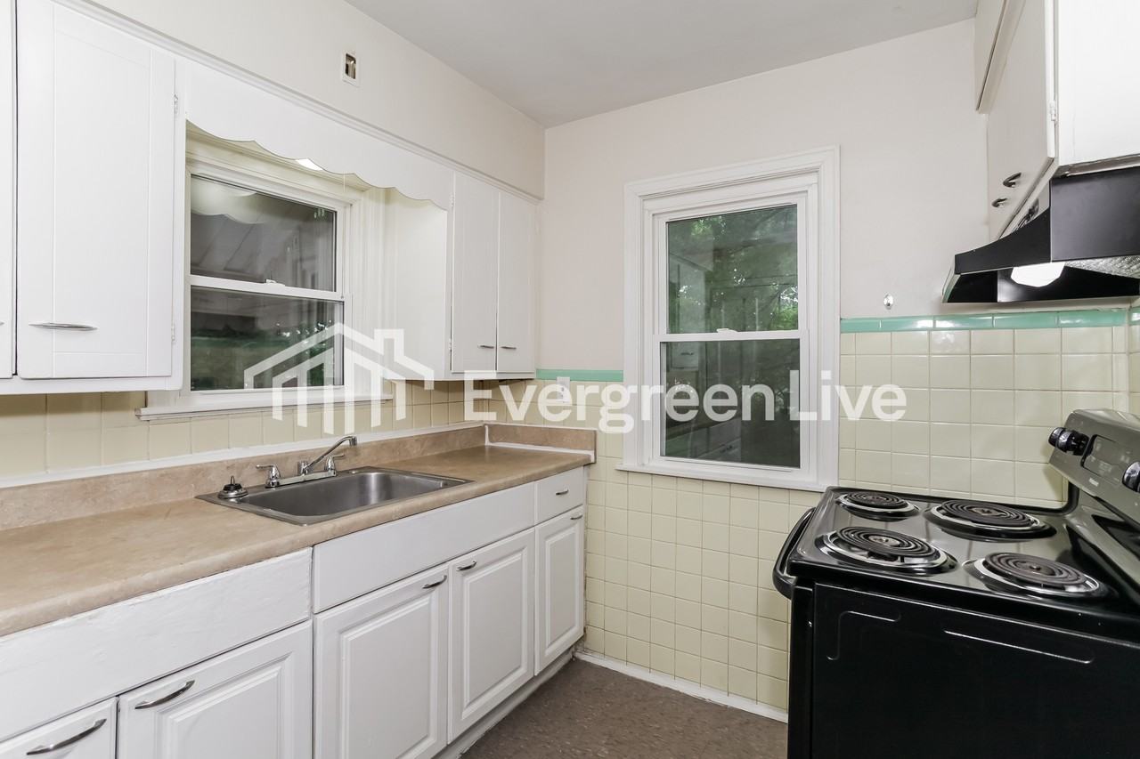 6923 Gloria Dr - Photo 6 of 15