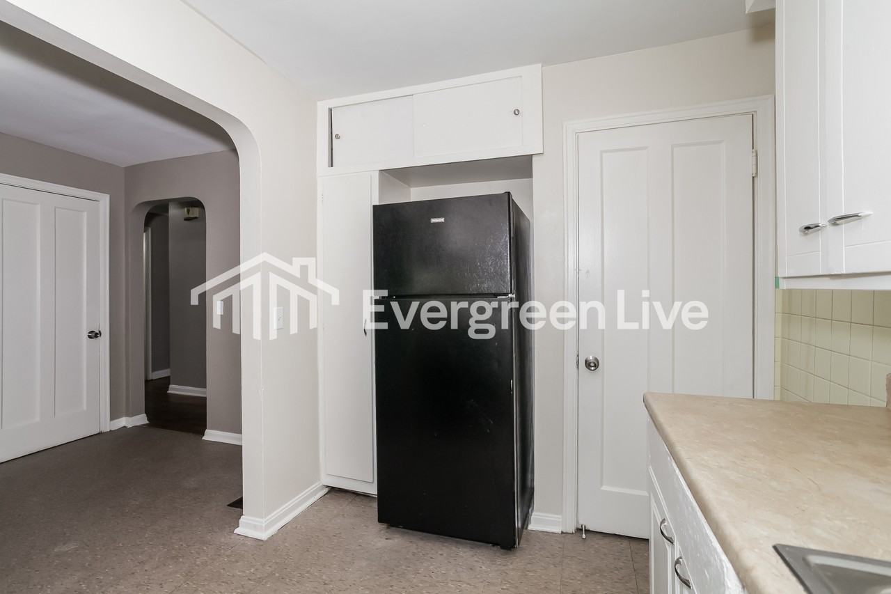 6923 Gloria Dr - Photo 7 of 15