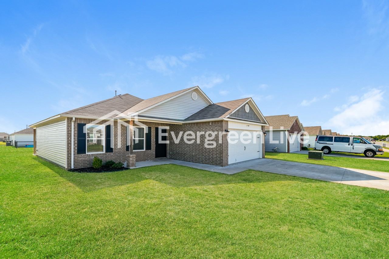 14227 N 74th East Ave - Photo 2 of 15
