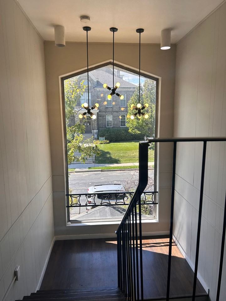 2492 N Murray Ave - Photo 2 of 7