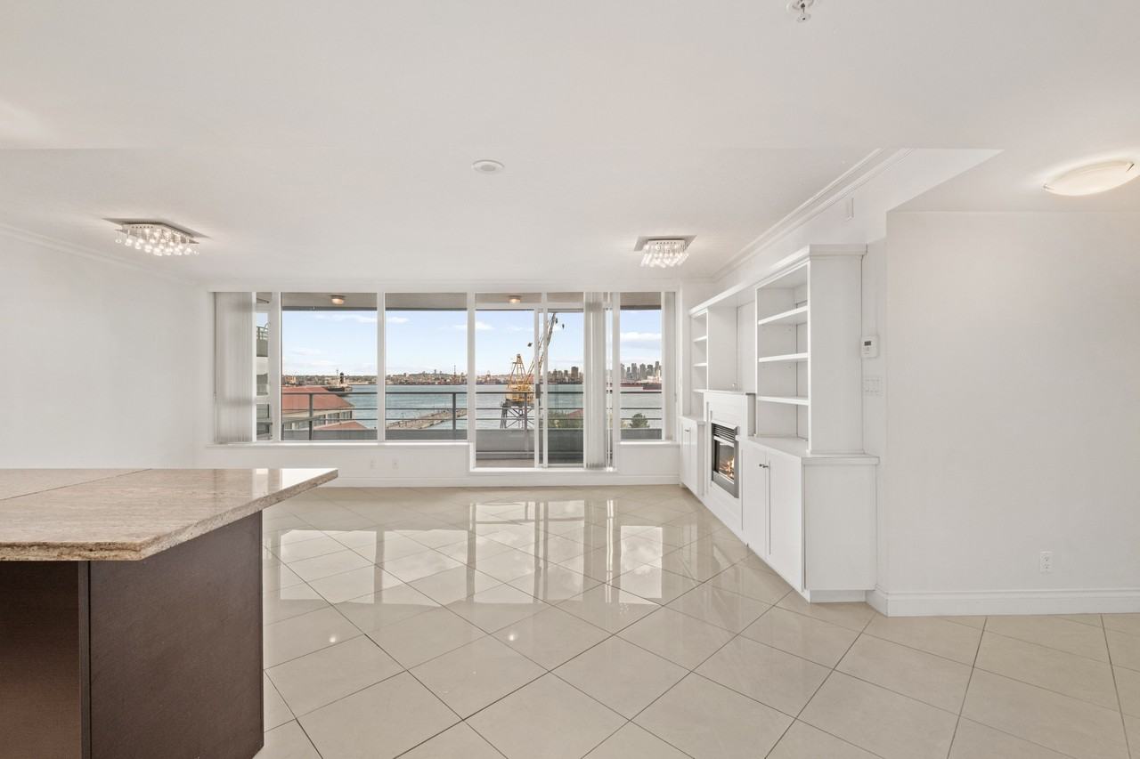 133 Esplanade East - Photo 5 of 25