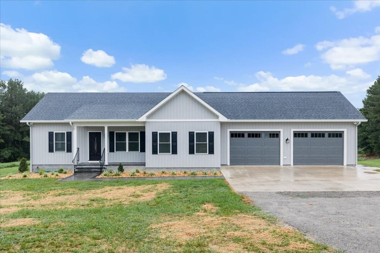 246 Magnolia Dr - Photo 2 of 25