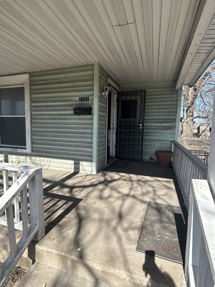 2021 Edwardsville Rd - Photo 2 of 8