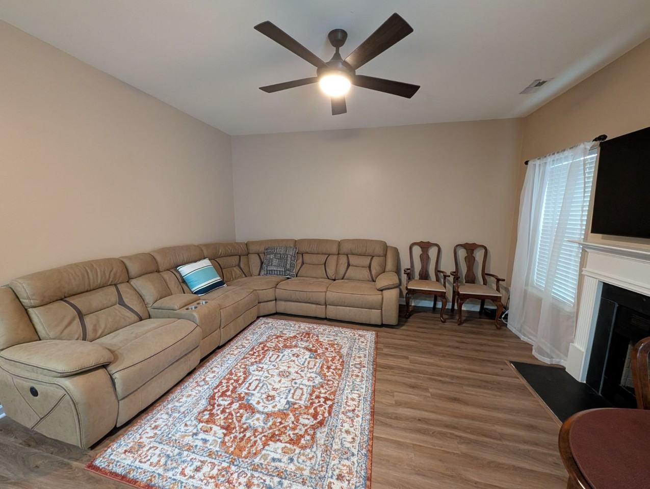 15569 Stronvar House Ln - Photo 3 of 17