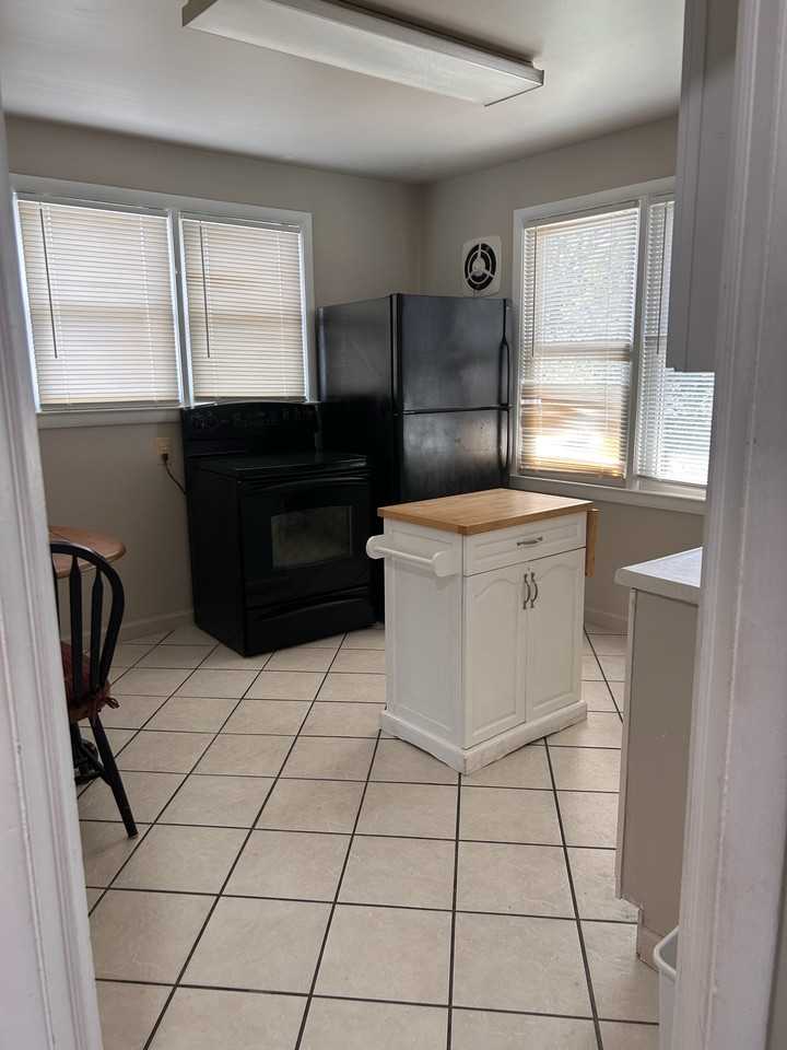 229 Townsend Ave #2FL - Photo 7 of 11