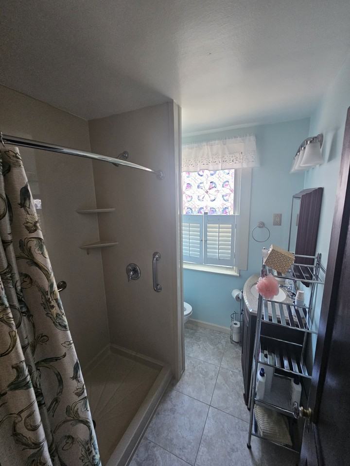 1237 Benton Ave - Photo 3 of 10