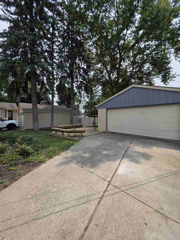 163 Croswell St - Photo 2 of 3
