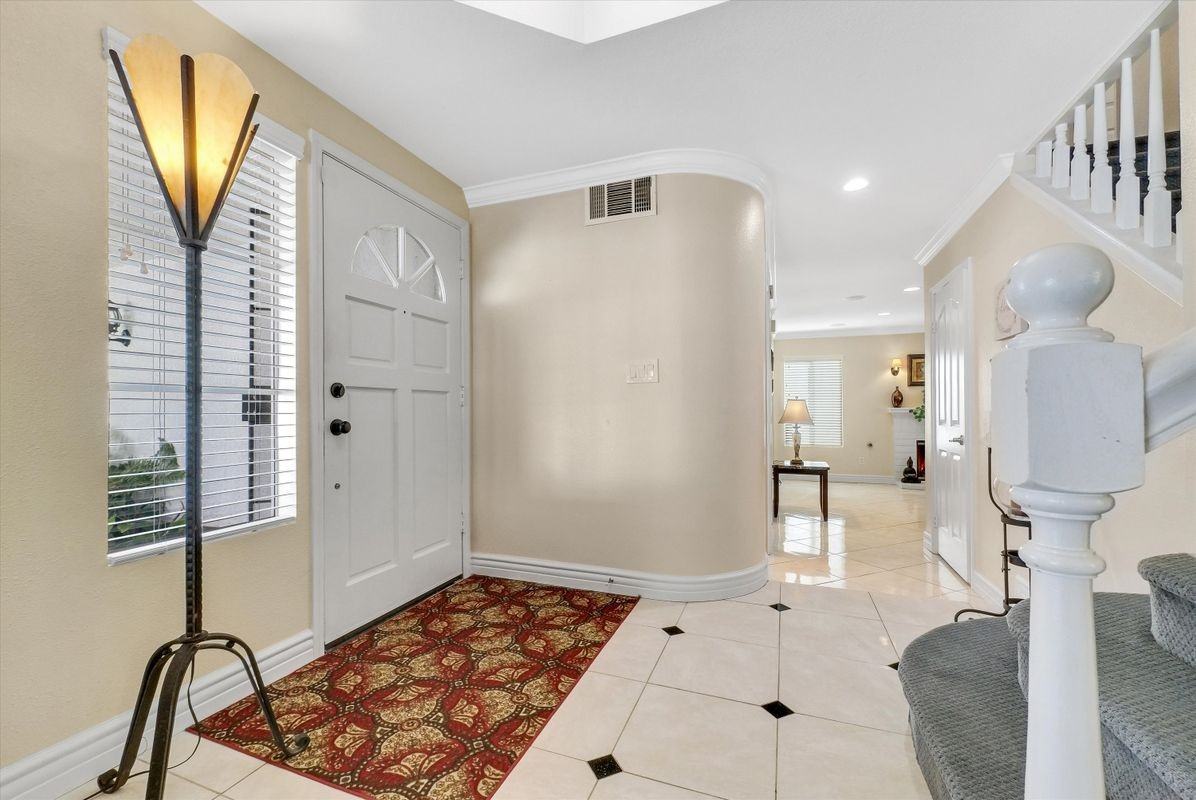 1070 Cannon Rd - Photo 6 of 11