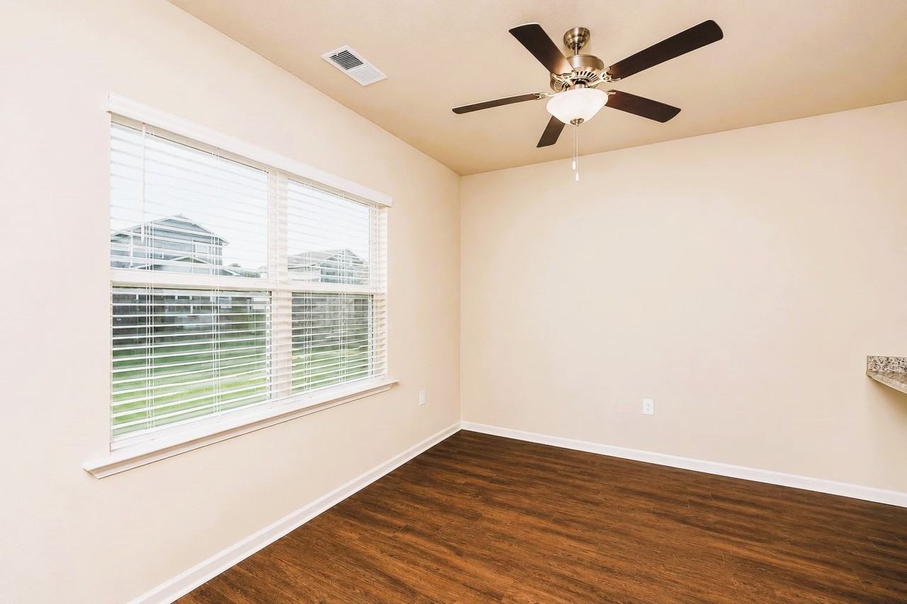 8079 Hagood St - Photo 6 of 17