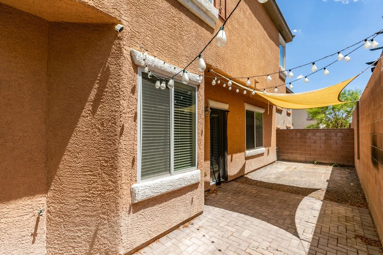 9341 Colorful Rainbow Ave - Photo 3 of 46