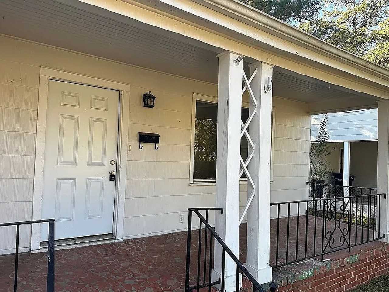 4250 Adams St - Photo 3 of 9