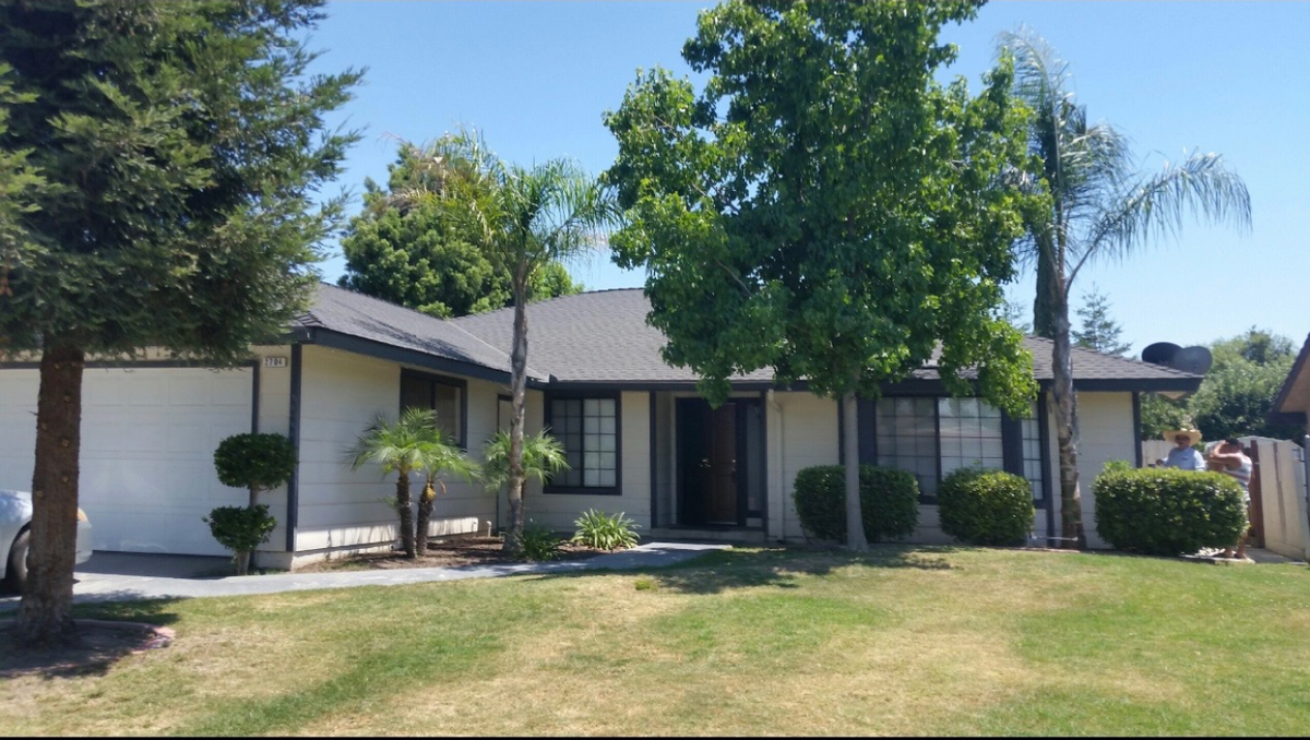 2704 Pinewood Dr