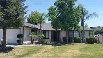 featured image of 2704 Pinewood Dr