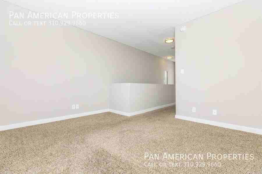 Lake Balboa Townhomes - Photo 5 of 9