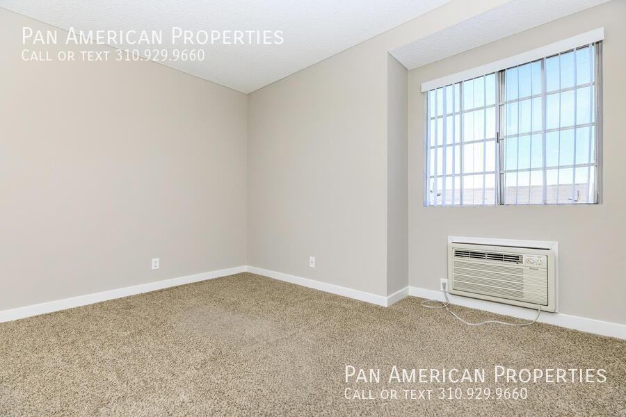 Lake Balboa Townhomes - Photo 7 of 9