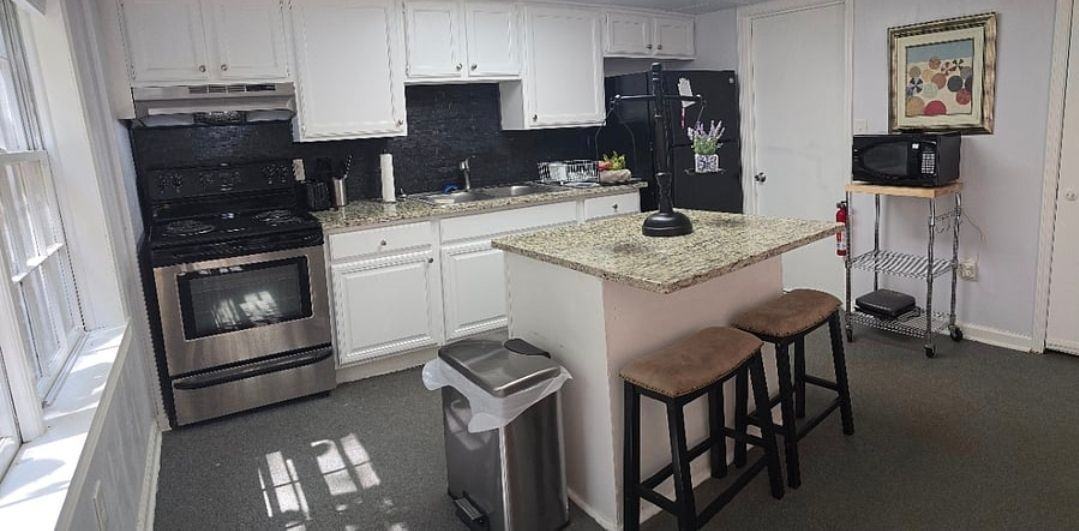 1152 Arlington Pkwy Ne ##B - Photo 3 of 7