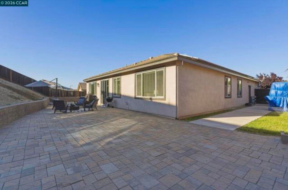 3042 Barranca Dr - Photo 3 of 17