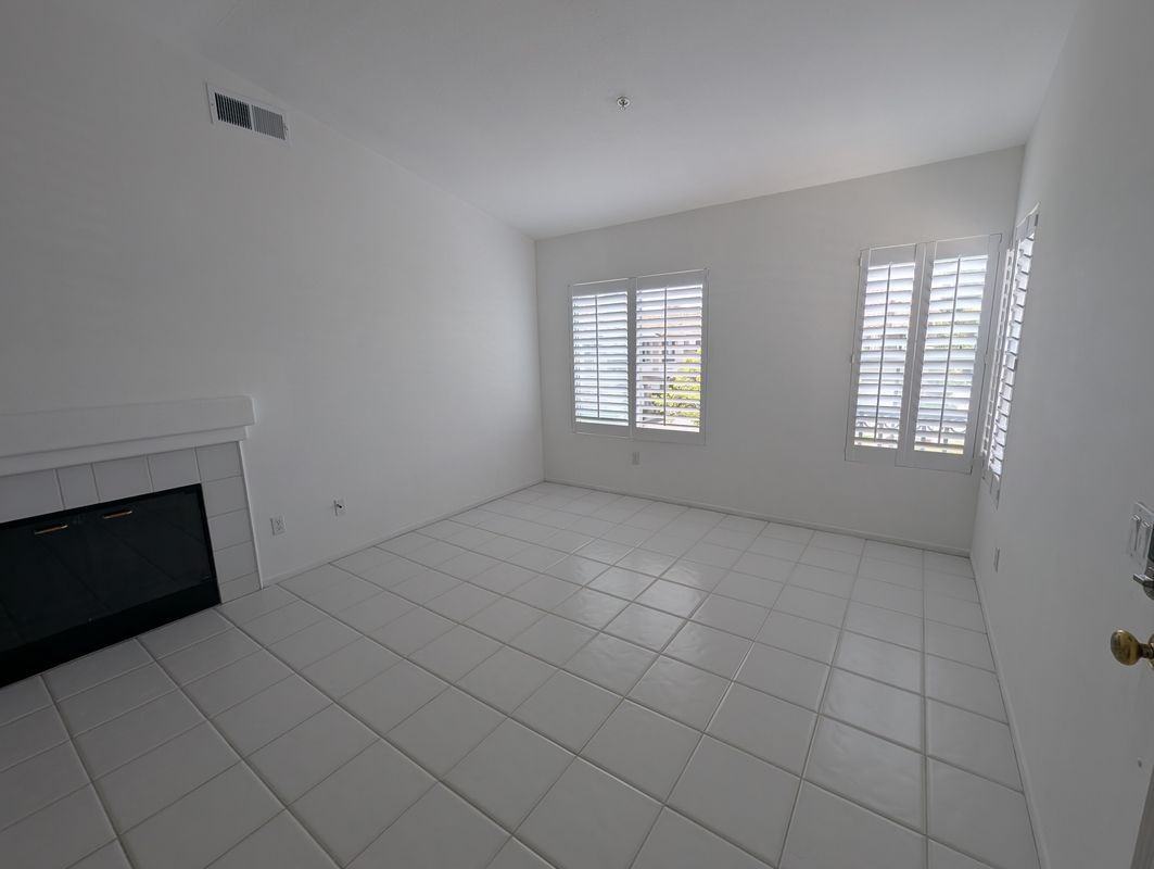 154 California Ct - Photo 5 of 27
