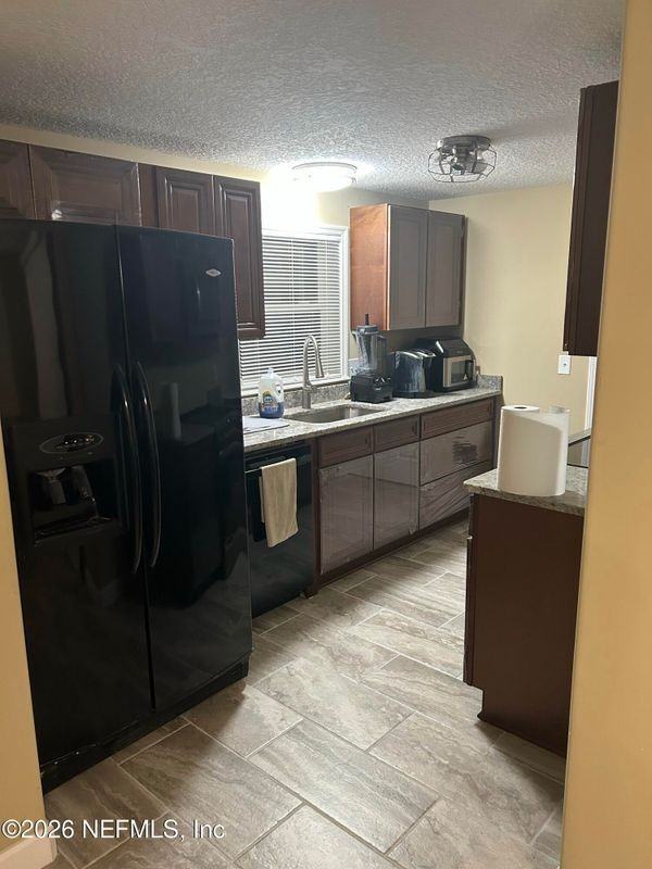 294 Lee Dr - Photo 2 of 13