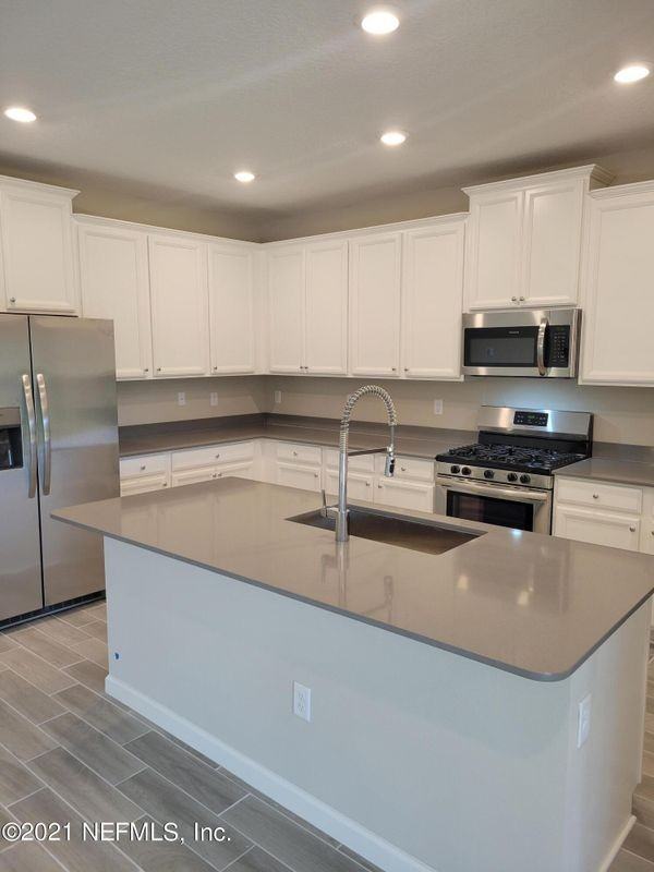 95 Bloomfield Way - Photo 2 of 39