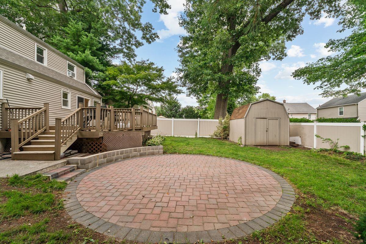 53 Oneida Ave - Photo 3 of 29