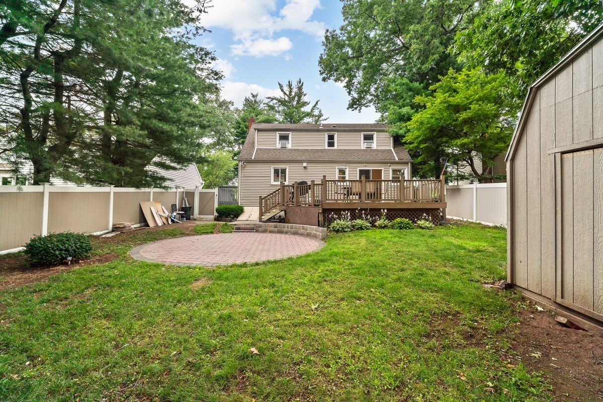53 Oneida Ave - Photo 4 of 29