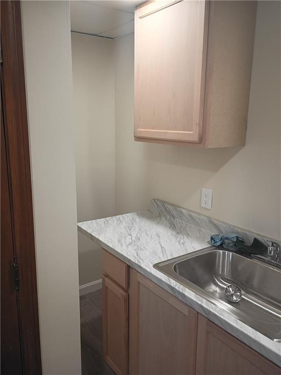 14 Monson St ##B - Photo 5 of 12