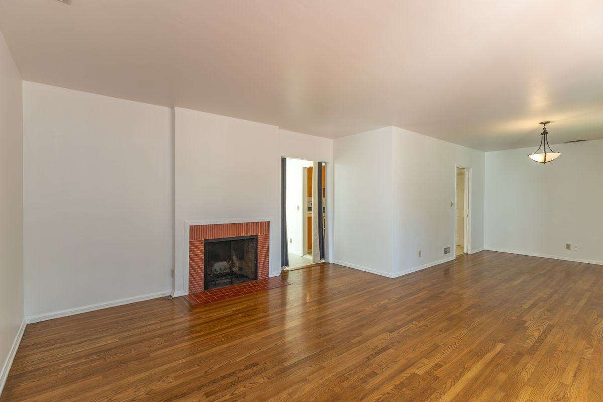 1425 Brixton Rd - Photo 2 of 5