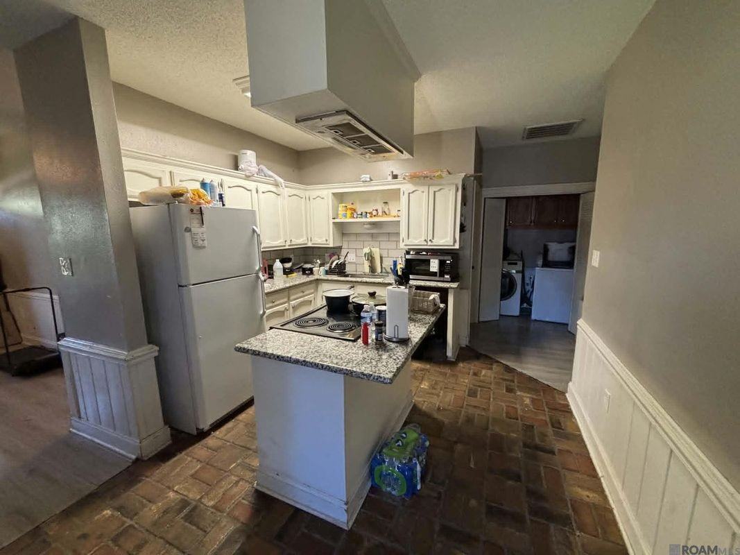 10253 Stonehaven Ave - Photo 2 of 7